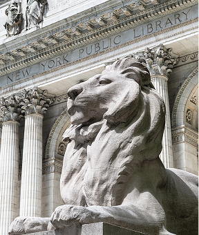 Stone lion outside the New York Public Library